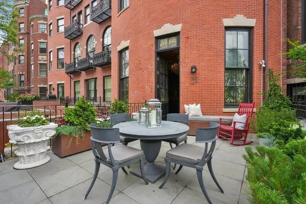 Boston, MA 02115,409-411 Commonwealth Ave #B