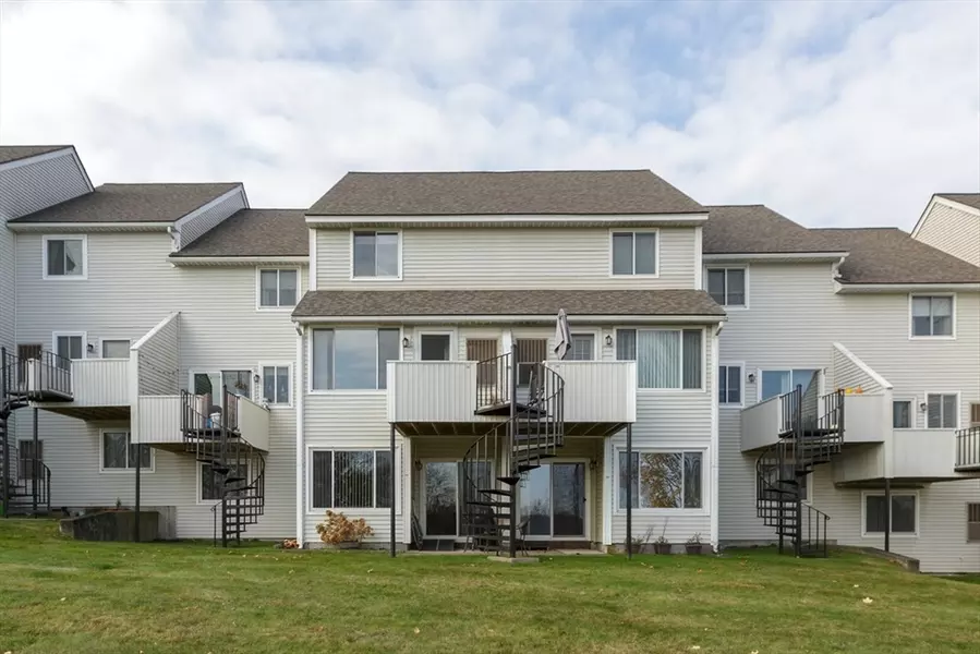 100 Merrimack Ave #131, Dracut, MA 01826