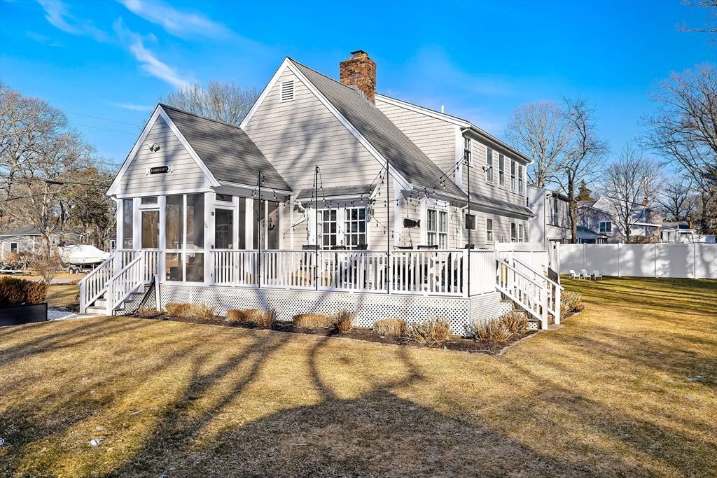 Falmouth, MA 02556,24 Hunt St