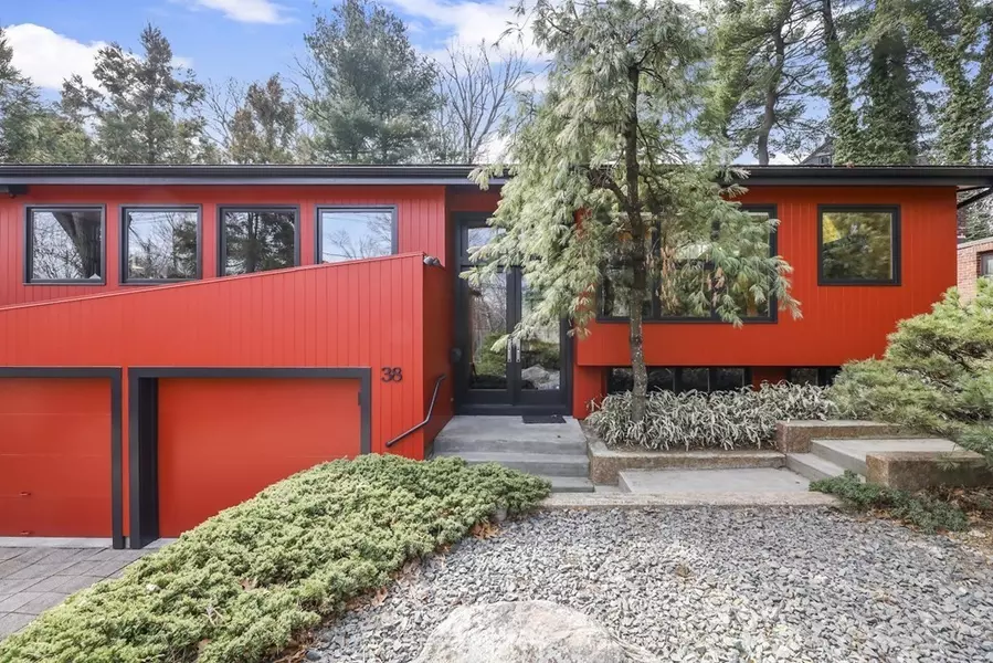 38 Cumberland Avenue, Brookline, MA 02445