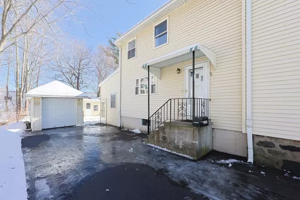 Wakefield, MA 01880,28 Lake St