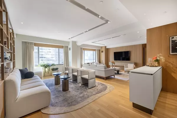 1 Huntington Ave #903, Boston, MA 02116