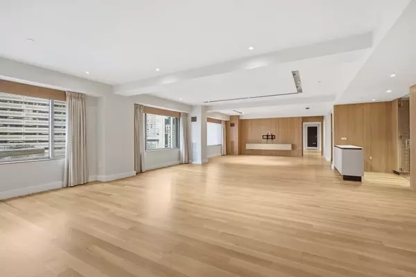 1 Huntington Ave #903, Boston, MA 02116