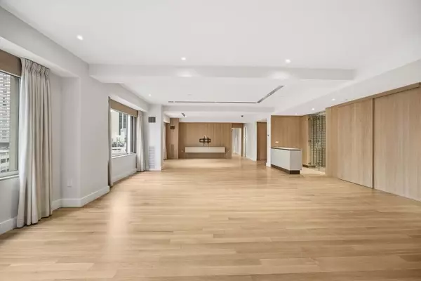 Boston, MA 02116,1 Huntington Ave #903