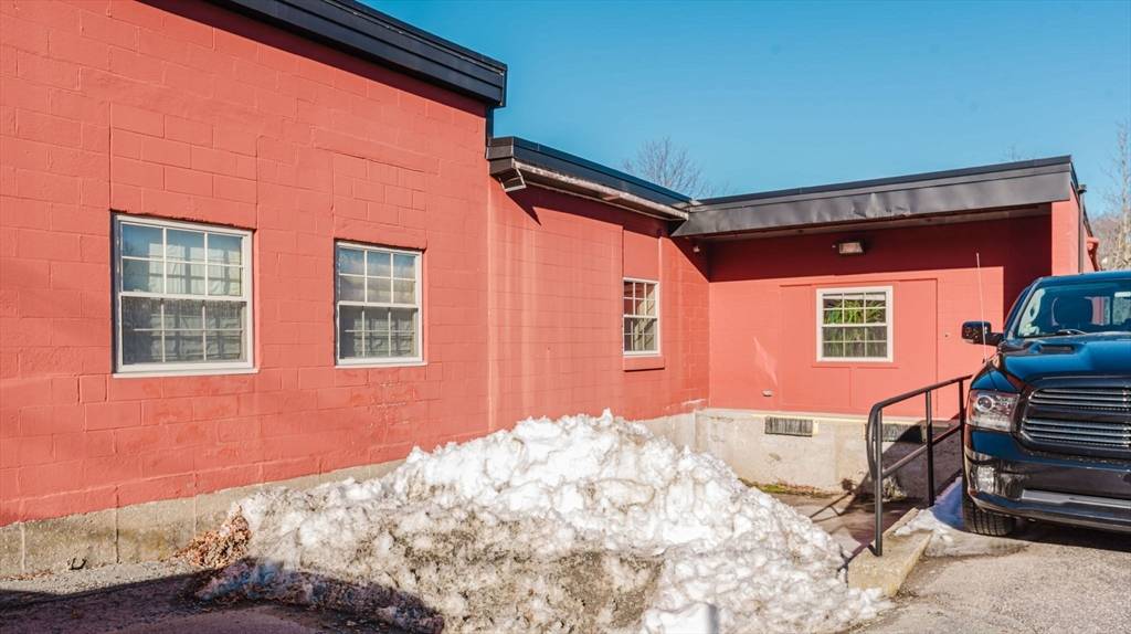 Attleboro, MA 02703,228 Oneil Blvd
