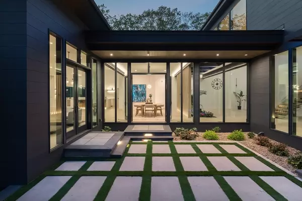 Weston, MA 02493,26 Spruce Hill Road