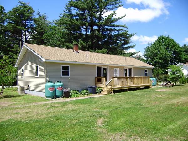 9 Danville Rd, Plaistow, NH 03865