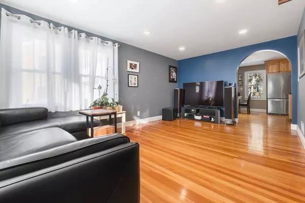 Danvers, MA 01923,8 N Shore Ave