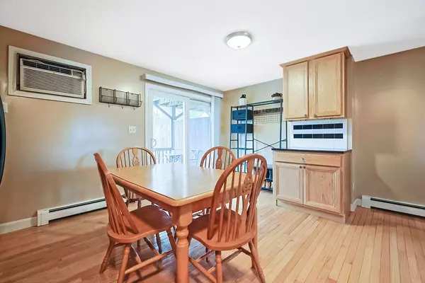 East Bridgewater, MA 02333,10 Robins St #10