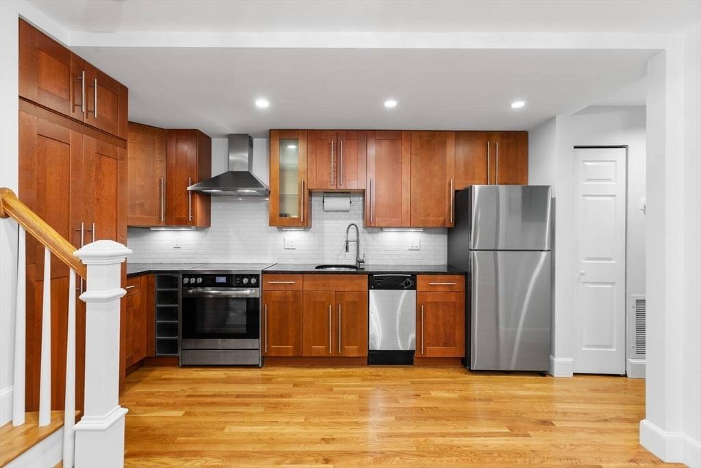 Boston, MA 02116,241 Beacon Street #1