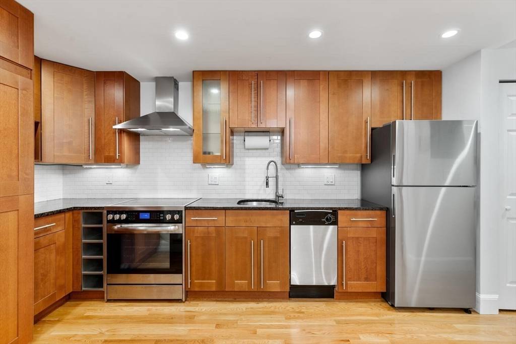 Boston, MA 02116,241 Beacon Street #1