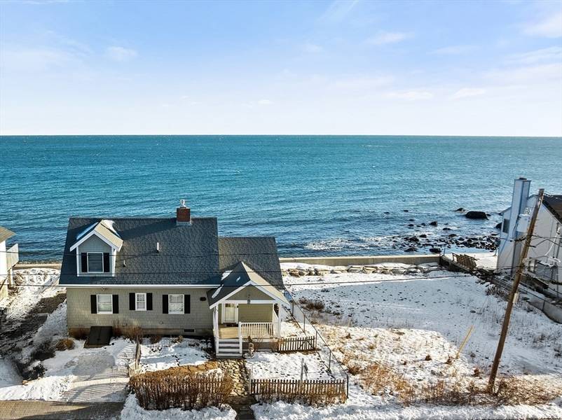 114 Oceanside Dr, Scituate, MA 02066