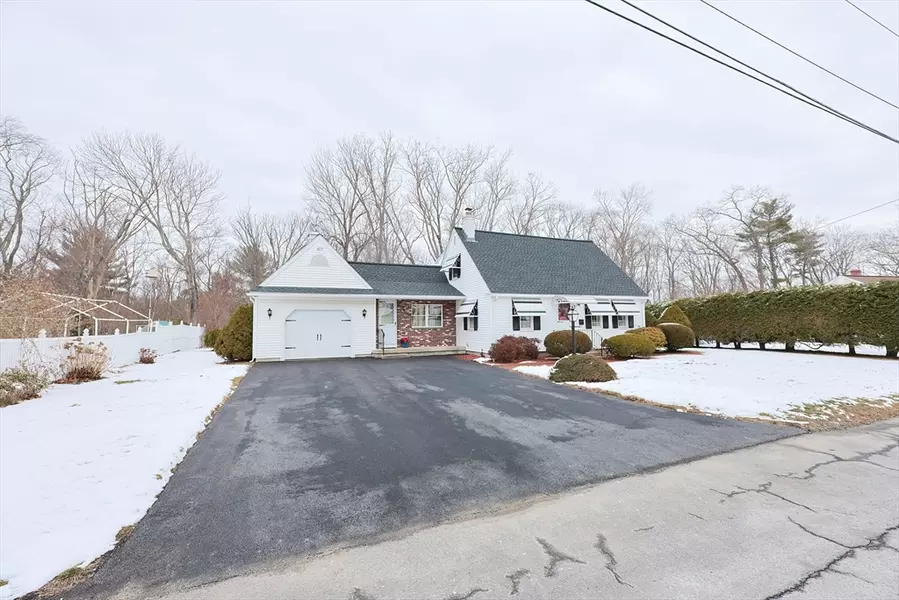 7 Idlewood Dr, Auburn, MA 01501