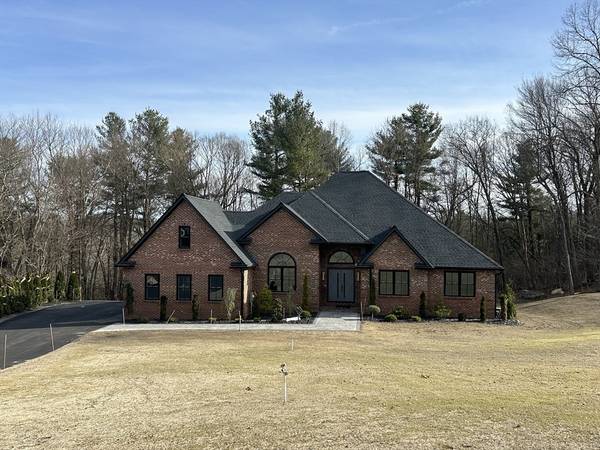 70 Colonial Dr, Shrewsbury, MA 01545