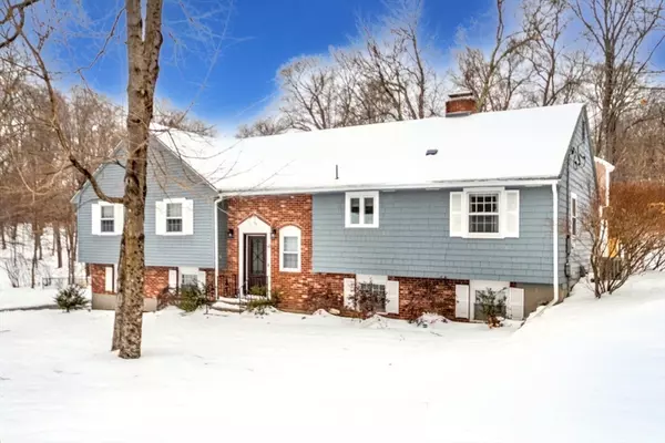 56 Blackberry Ln, Framingham, MA 01701