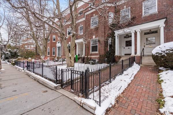 80 Monmouth St, Brookline, MA 02446