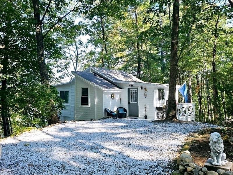 17 Whitney Pond Rd, Groton, MA 01450