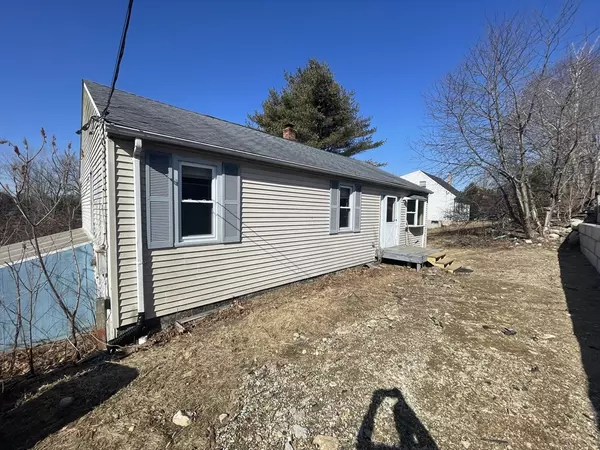 35 Ellis Rd, Southbridge, MA 01550