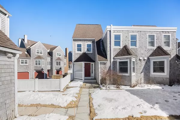 30 Commodore Ct #30, Hull, MA 02045