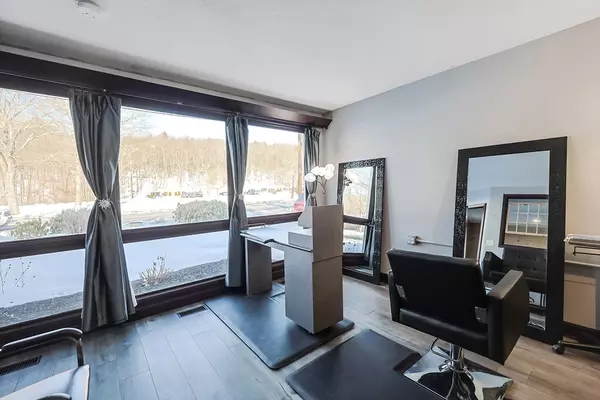 Northbridge, MA 01588,338 Church St