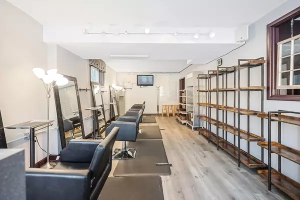 Northbridge, MA 01588,338 Church St