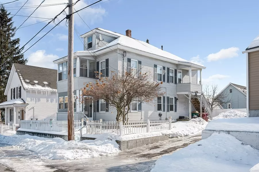 11 Sutherland St, Lowell, MA 01850