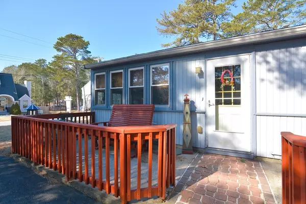 Wareham, MA 02538,8 Dove Ave