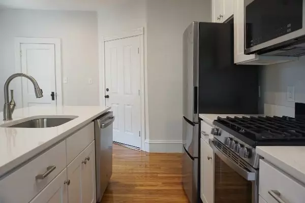 Somerville, MA 02143,2 Ivaloo St #4B
