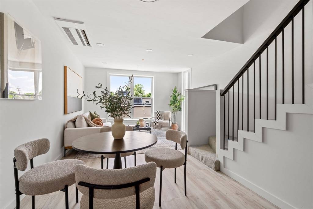 Boston, MA 02131,602 Canterbury #1