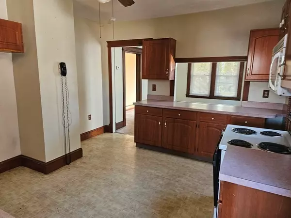 Springfield, MA 01108,615 White St