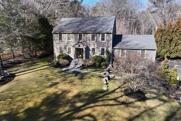 125 Forge Ln, Marshfield, MA 02050