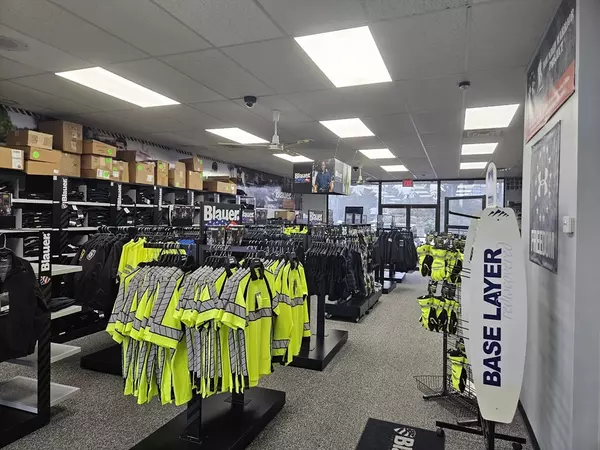 Barnstable, MA 02601,11 Enterprise Rd #3-5