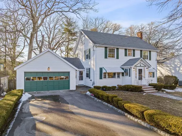 29 Hollingsworth Ave, Braintree, MA 02184