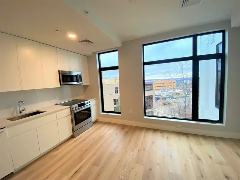 191 Washington #503, Boston, MA 02135