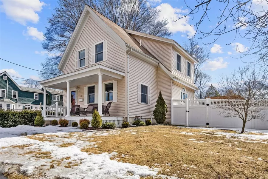 63 George St, Whitman, MA 02382