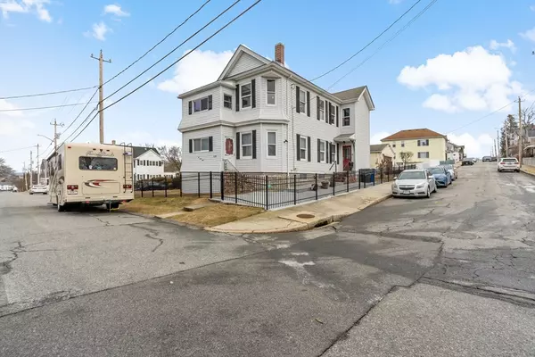 228 Bayview St, Fall River, MA 02724