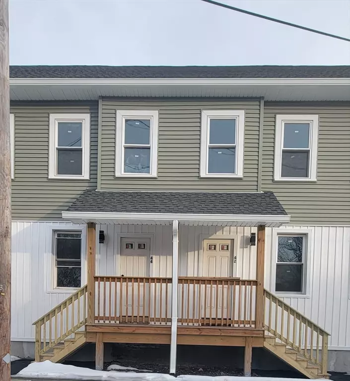 Chicopee, MA 01013,42 Front St #42