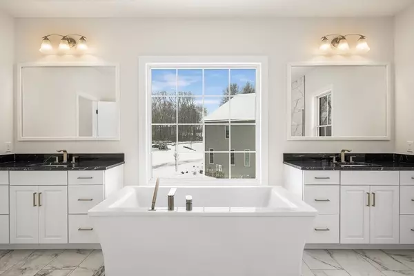 Hudson, MA 01749,1 Town Line Rd #18