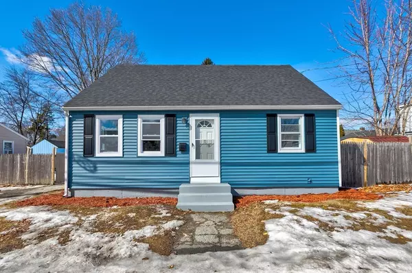 11 Dingwell St, Lowell, MA 01851