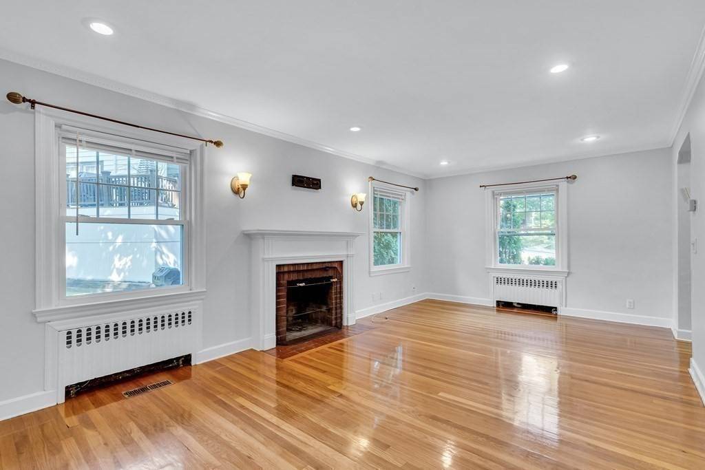 Brookline, MA 02446,100 Summit Ave