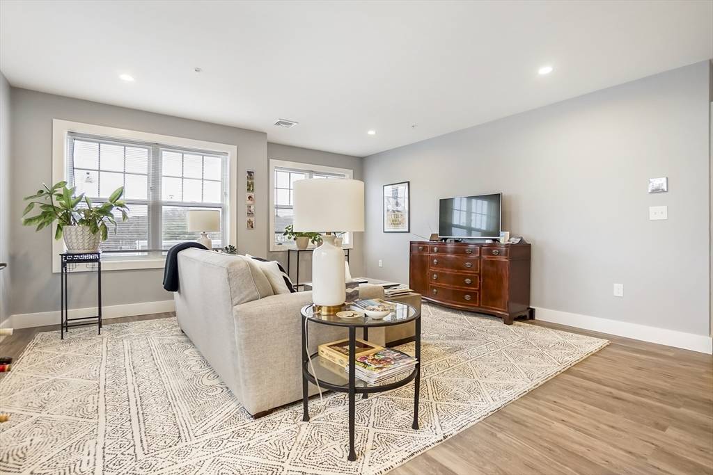 Dedham, MA 02026,245 Bussey St #301