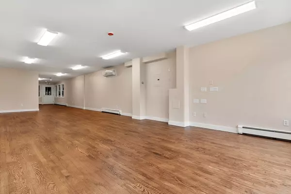 Rockport, MA 01966,52 Bearskin Neck