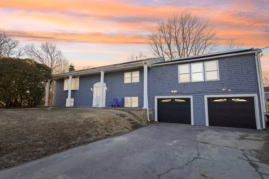 15 Cedar Rd, Plymouth, MA 02360