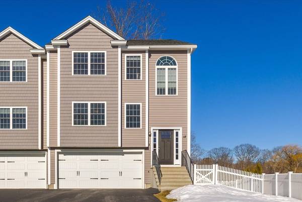 18 Burncoat Hts, Worcester, MA 01606