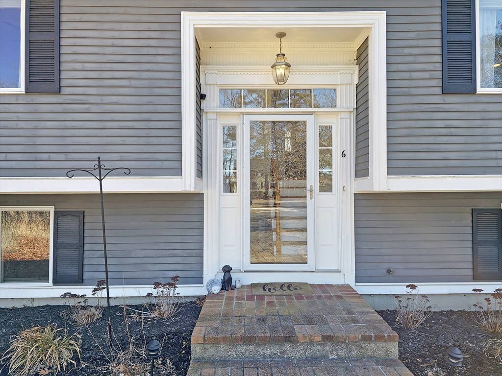 Carver, MA 02330,6 Holmes St