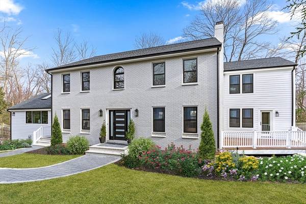 7 Garden Rd, Wellesley, MA 02481