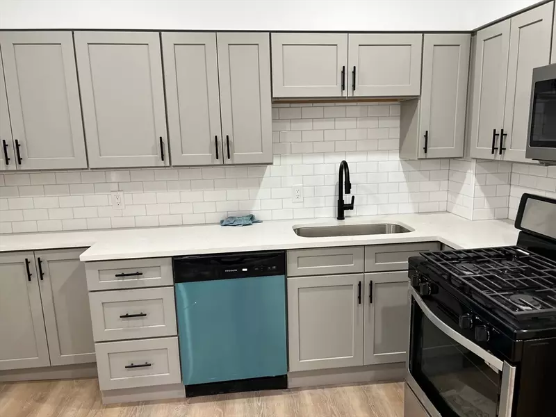 72 Bloomingdale St #1, Chelsea, MA 02150