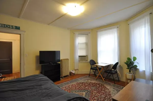 Boston, MA 02215,131 Park Dr #11