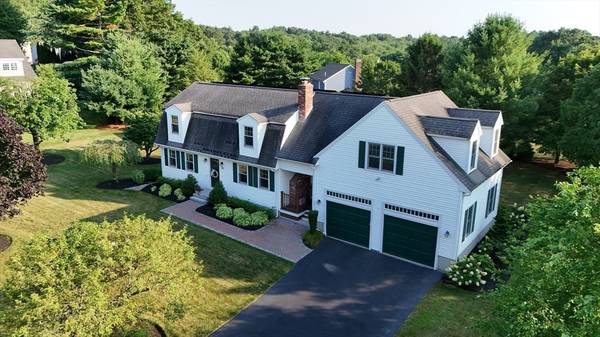 5 Taft Dr, Franklin, MA 02038