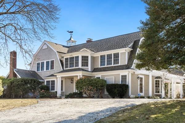 Falmouth, MA 02536,436 Acapesket Rd